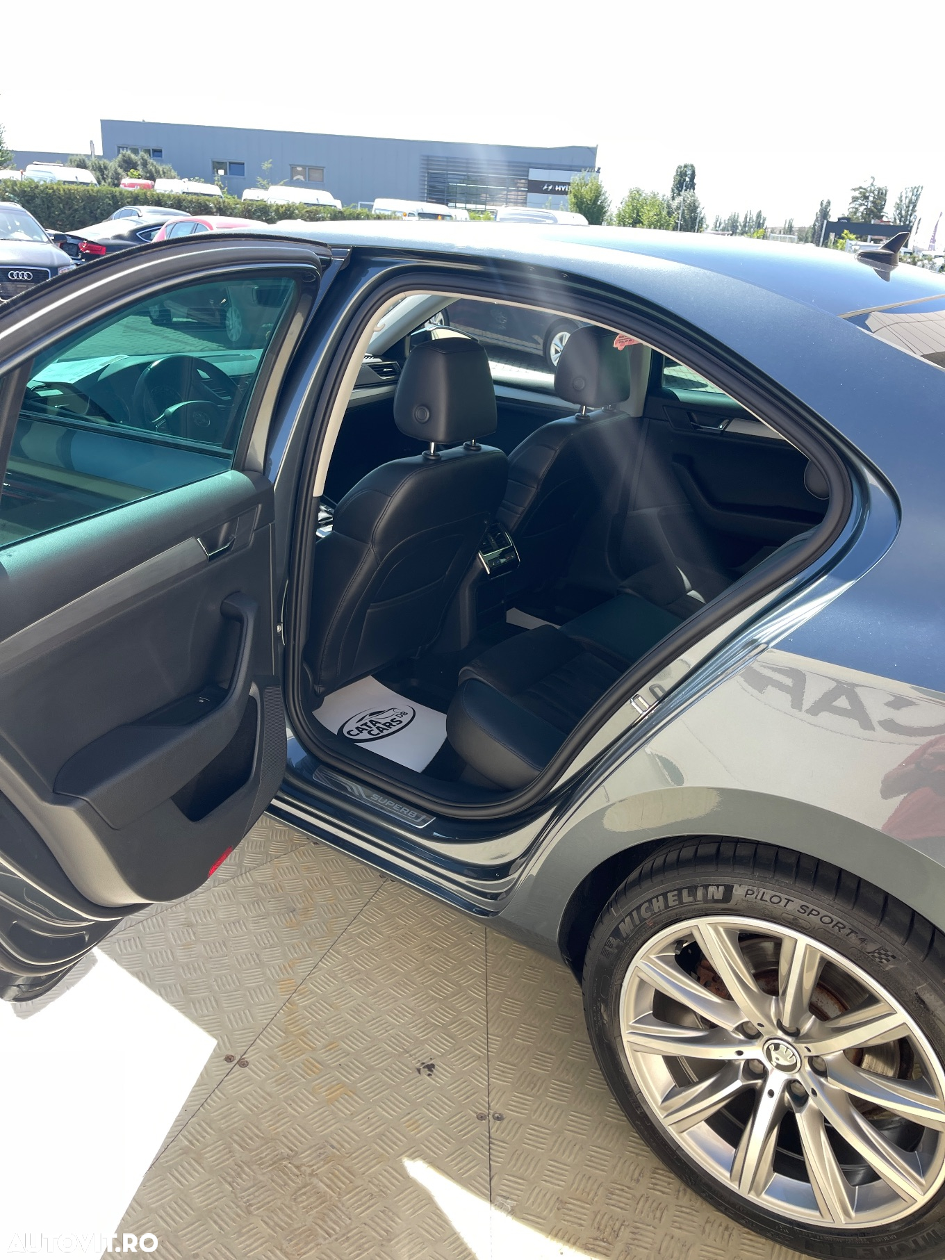 Skoda Superb 2.0 TDI DSG Style - 22