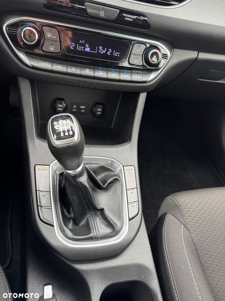 Hyundai i30 1.4 T-GDI Fastback Premium - 25