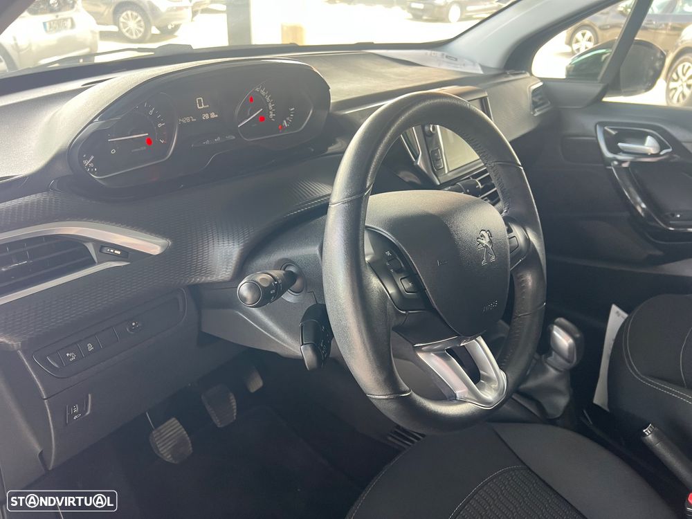 Peugeot 208 1.2 PureTech Style - 17