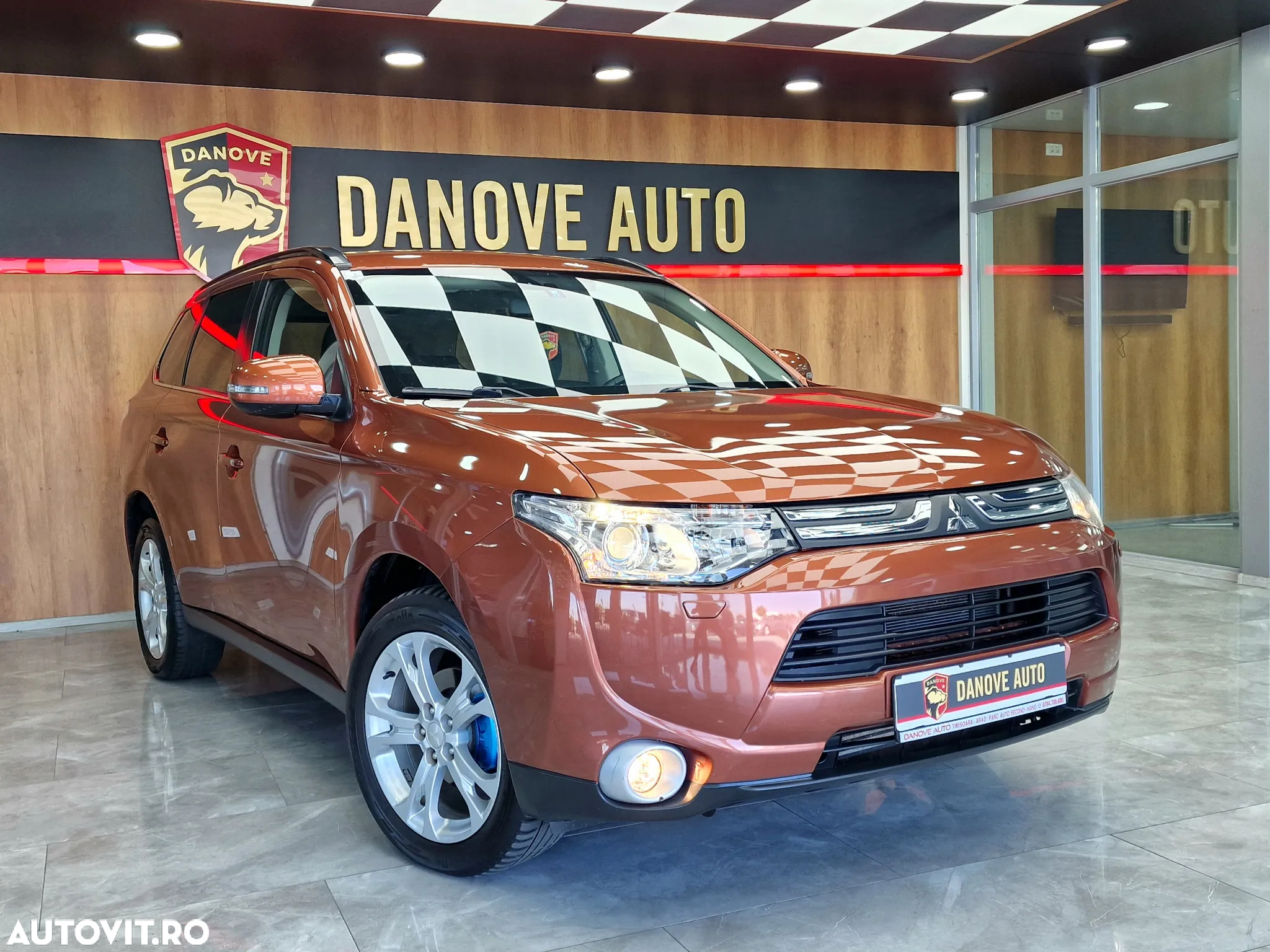 Mitsubishi Outlander - 3