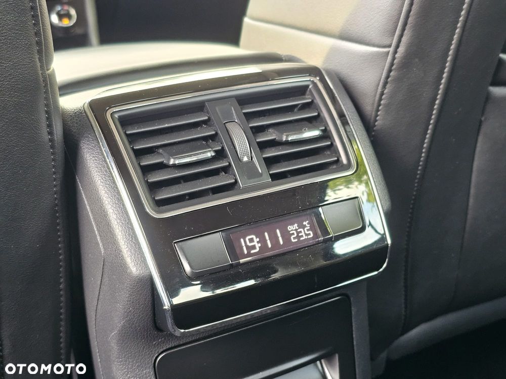 Skoda Superb 2.0 TDI DSG Ambition - 11