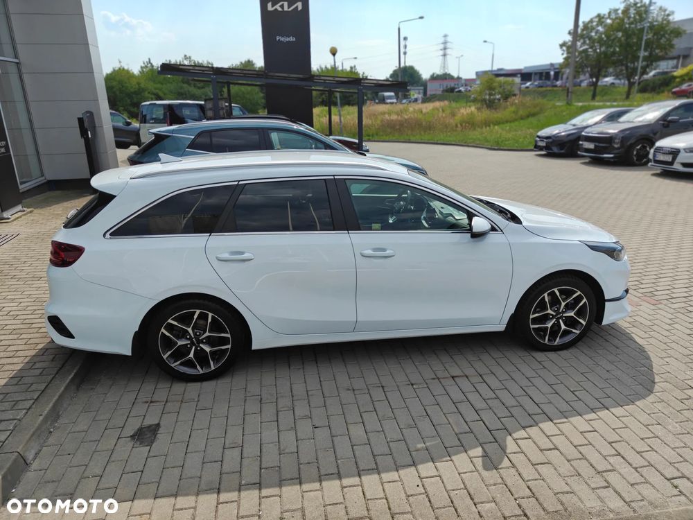 Kia Ceed - 10