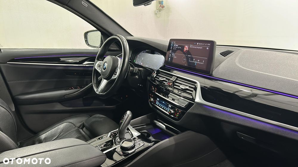 BMW Seria 5 545e xDrive - 15