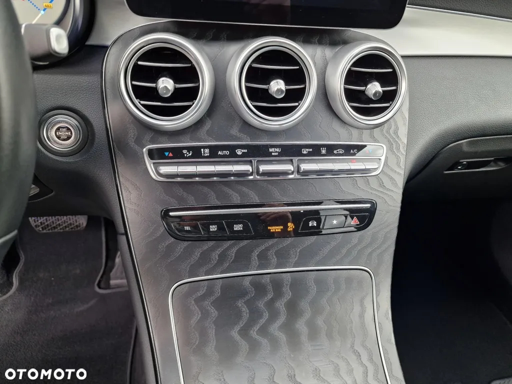 Mercedes-Benz GLC GLC-Coupe 300 de 4Matic 9G-TRONIC AMG Line - 27