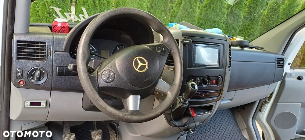 Mercedes-Benz 906 - 12