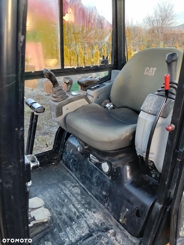 Caterpillar CAT 301.7D - 7
