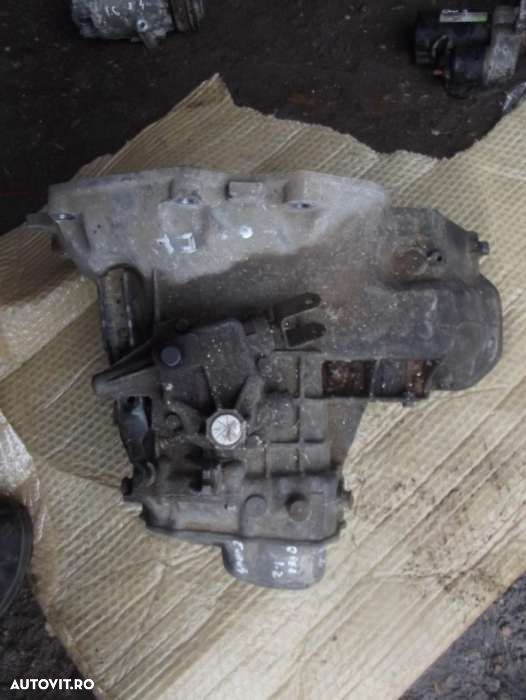 Cutie viteze Opel 1.2 Corsa c euro 4 dezmembrez corsa c 1.2 benzina - 1