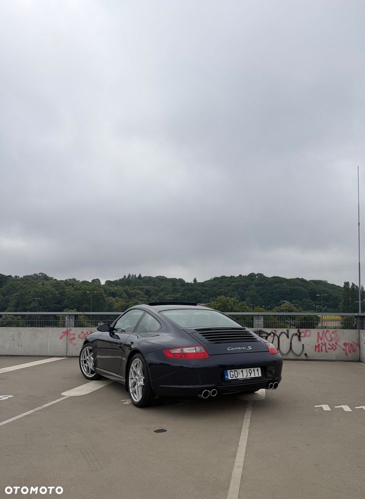 Porsche 911 Carrera S - 2