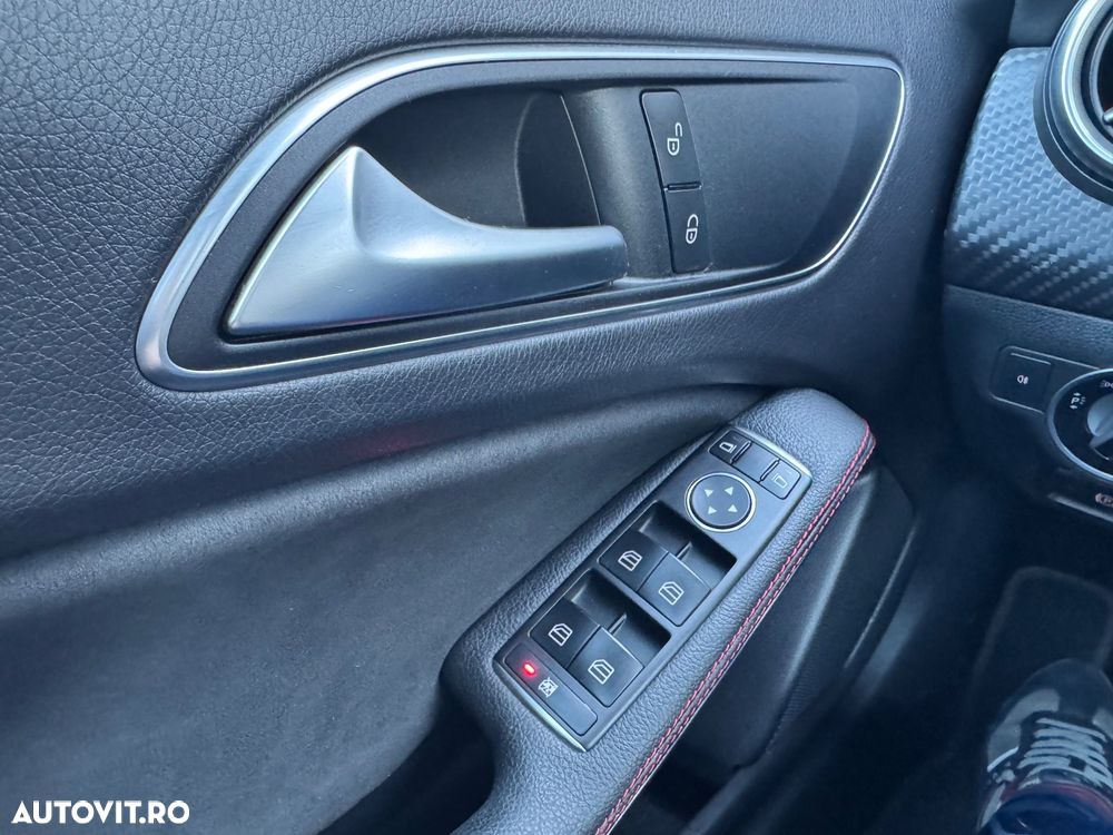 Mercedes-Benz A 200 d 7G-DCT AMG Line - 32