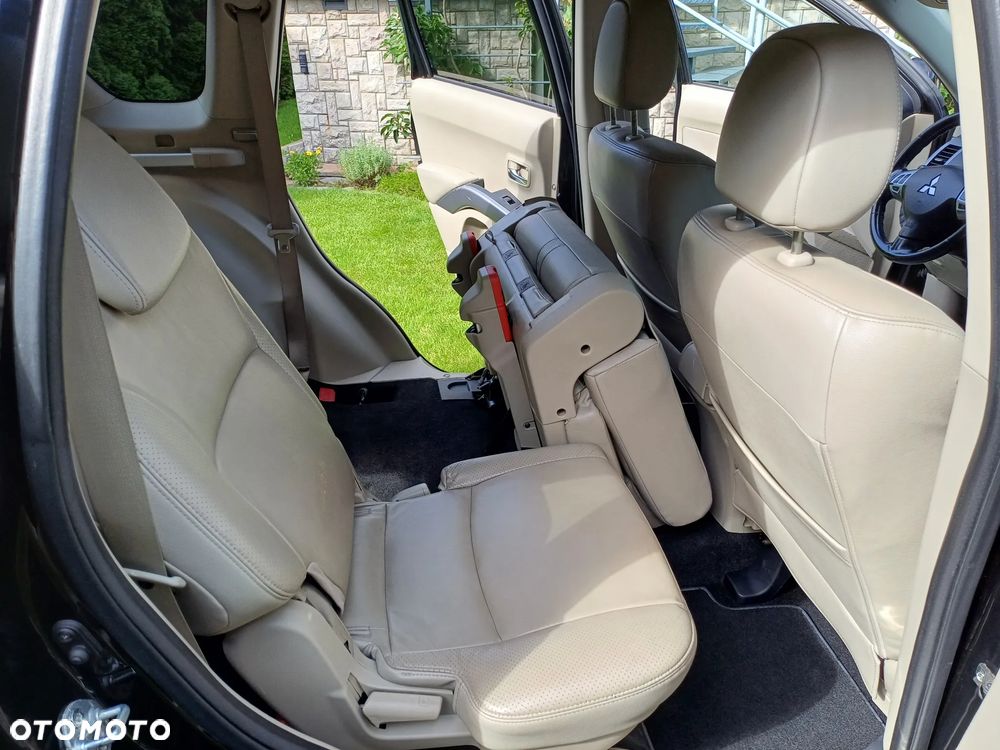 Mitsubishi Outlander 2.0 DID Intense + - 11