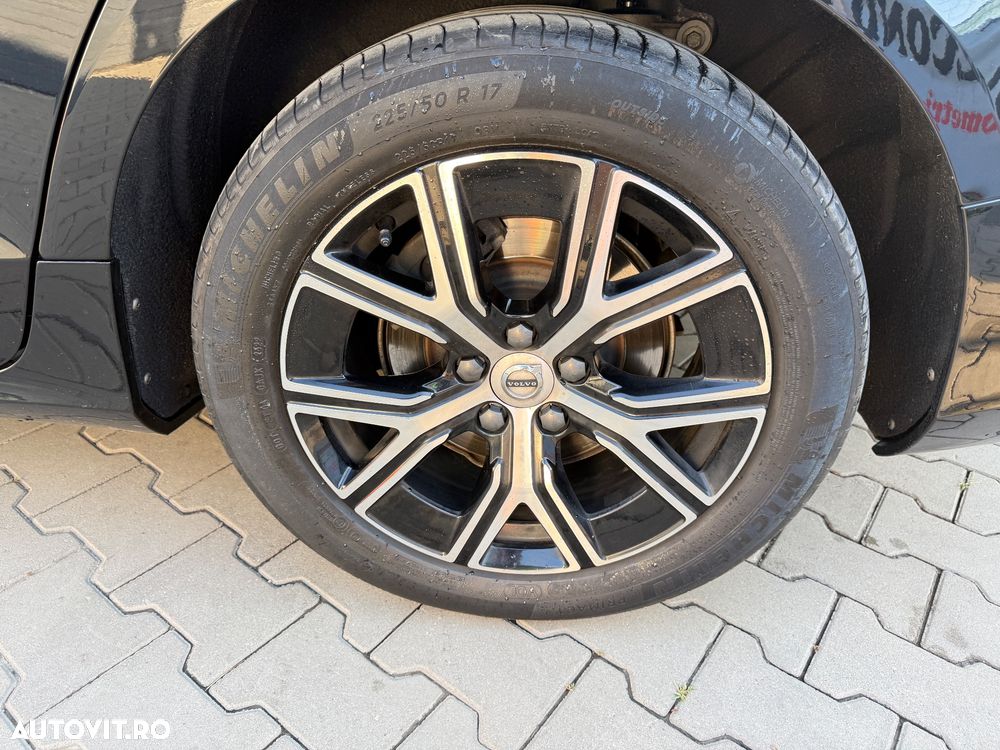 Volvo V60 B4 MHEV AT8 FWD Momentum - 22
