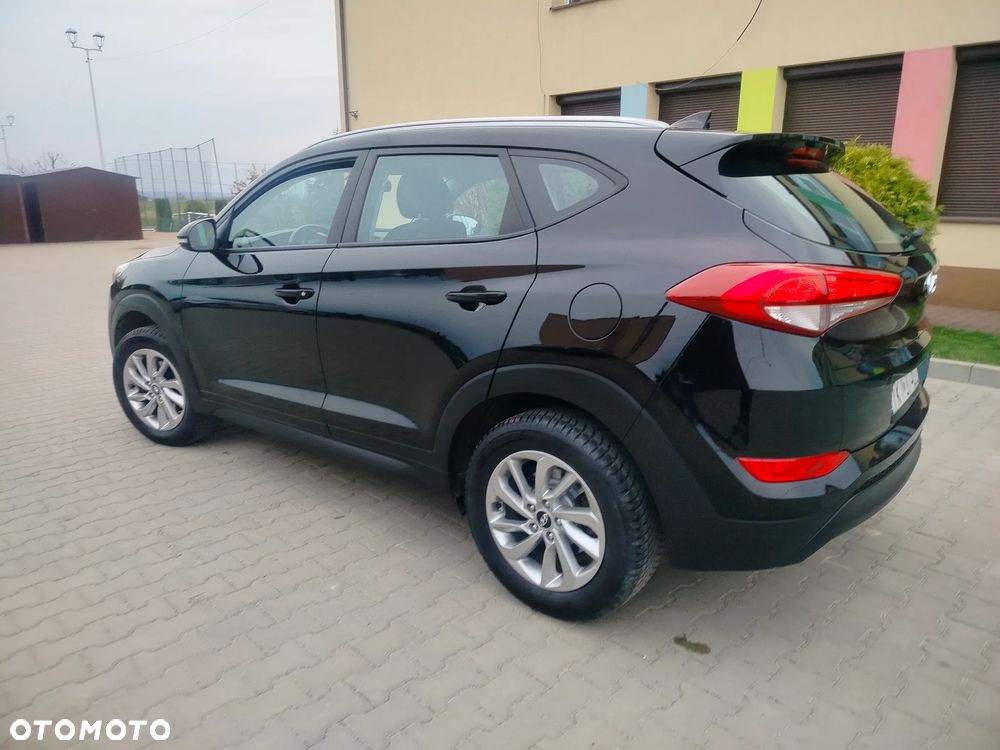 Hyundai Tucson 2.0 TDCi 2x4 Titanium - 16