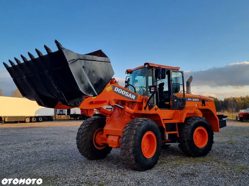 Doosan DL 250 Ładowarka Kołowa 14,4t SUPER STAN Waga Kamera - 2