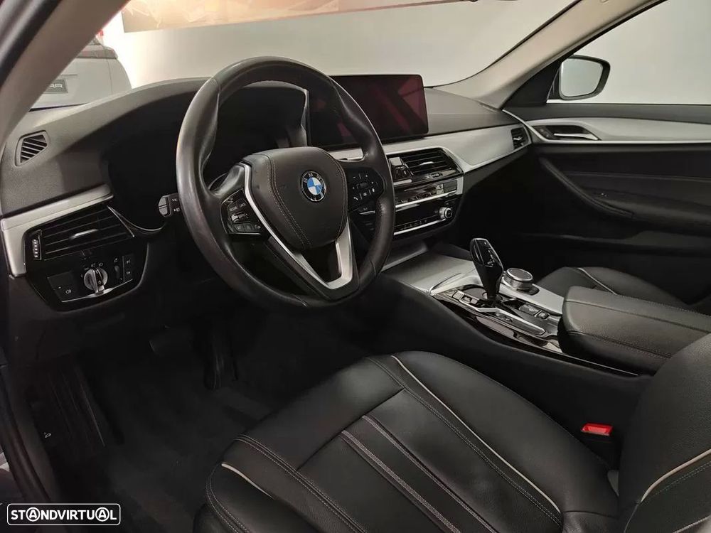 BMW 520 e Line Luxury - 31