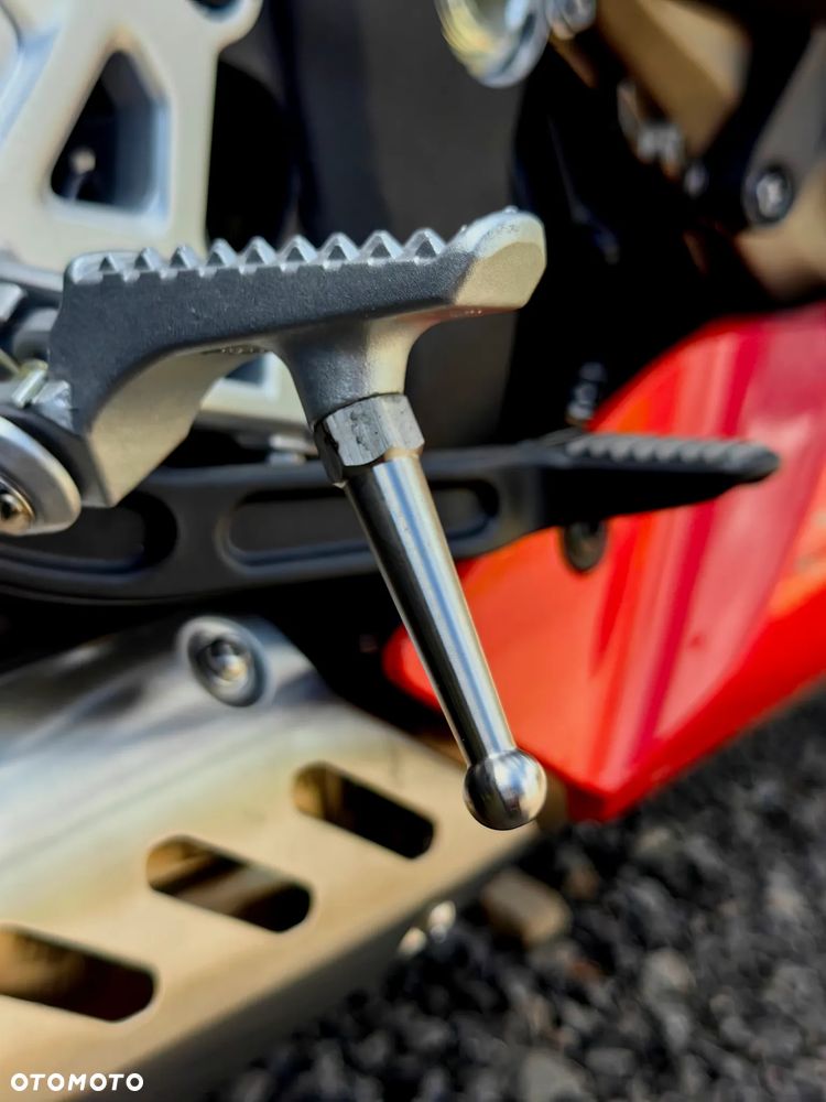 QJMOTOR SRK 800RR - 21