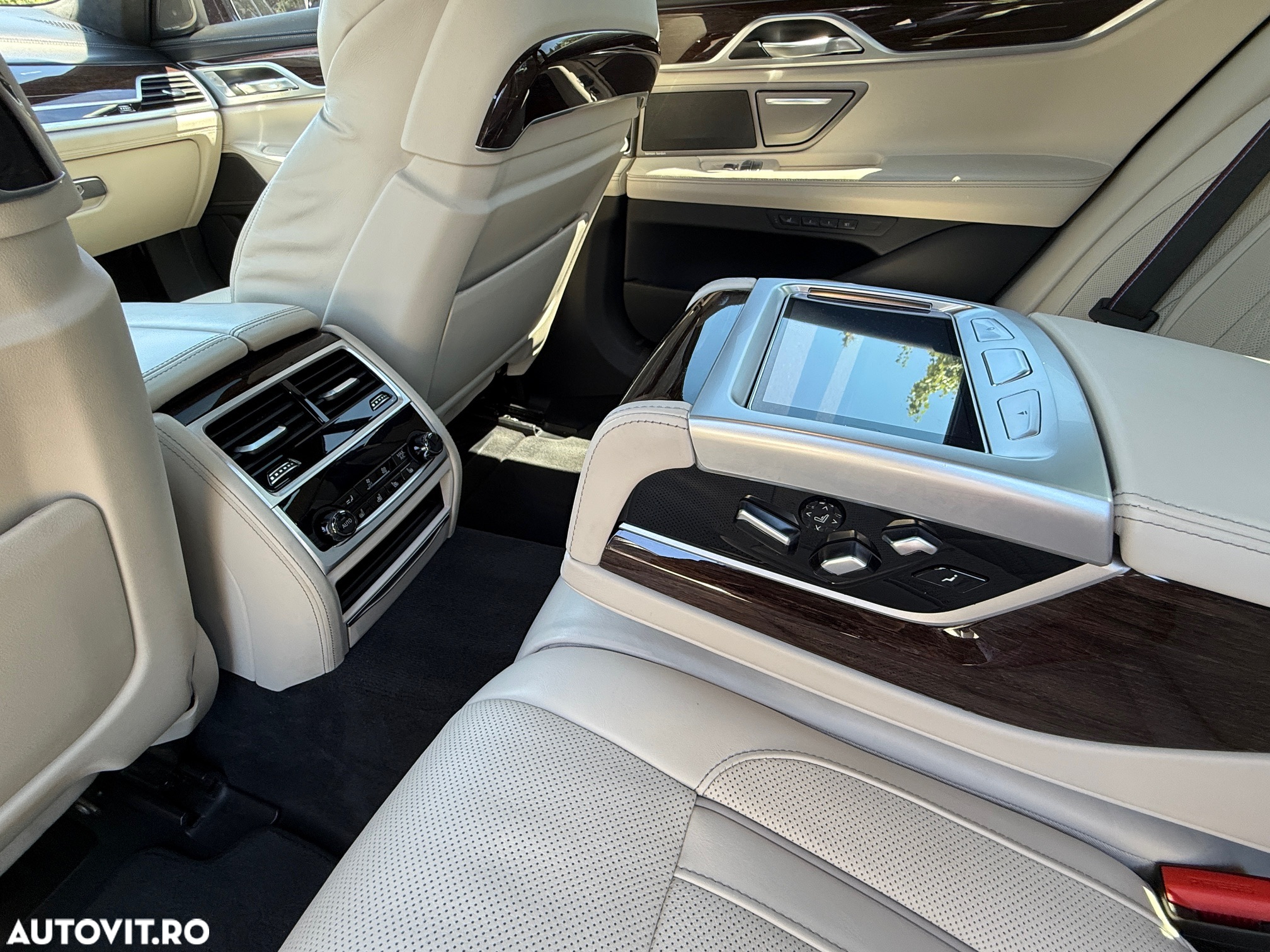 BMW Seria 7 750Li xDrive - 6