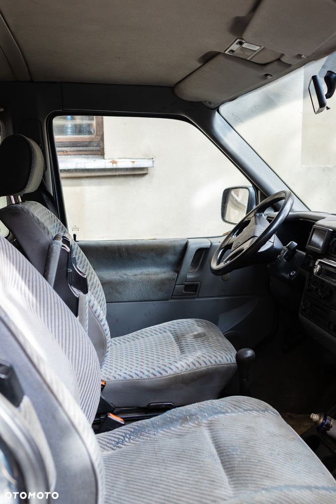 Volkswagen Transporter - 11