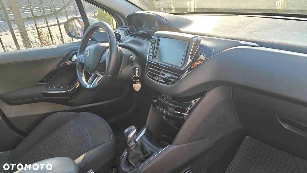 Peugeot 208 1.2 PureTech GPF Signature S&S - 7