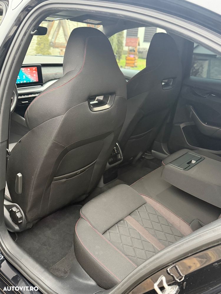 Skoda Octavia 2.0 TDI DSG RS Plus - 25