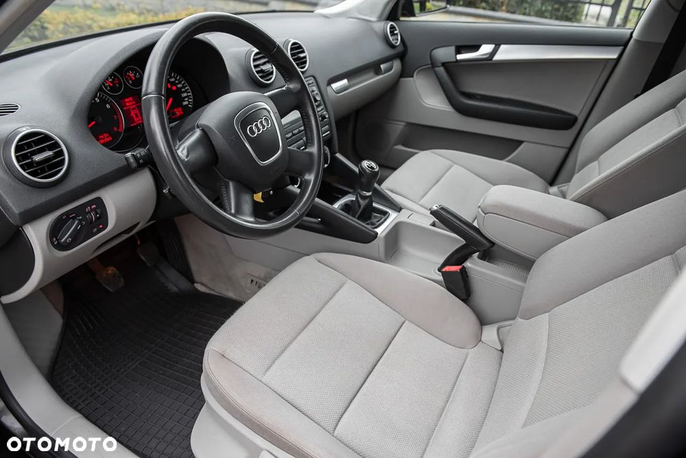 Audi A3 Sportback 1.4 TFSI Attraction - 5