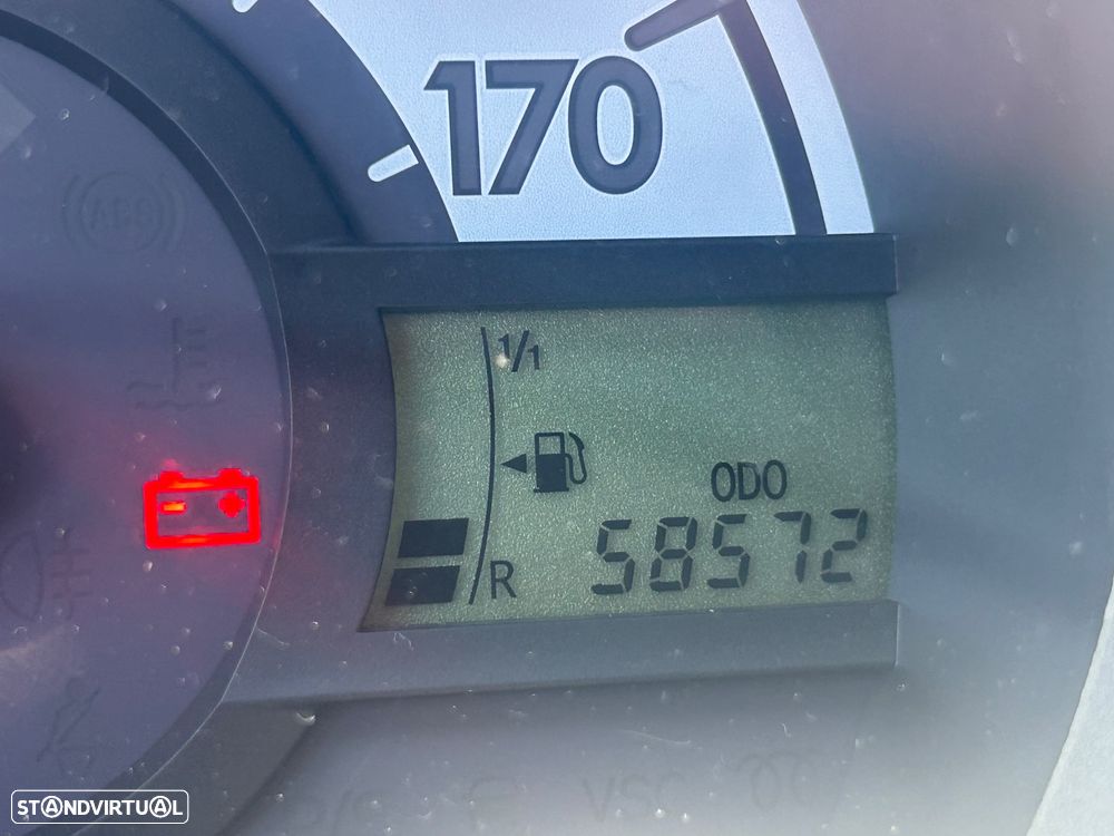 Toyota Aygo 1.0 + AC - 9