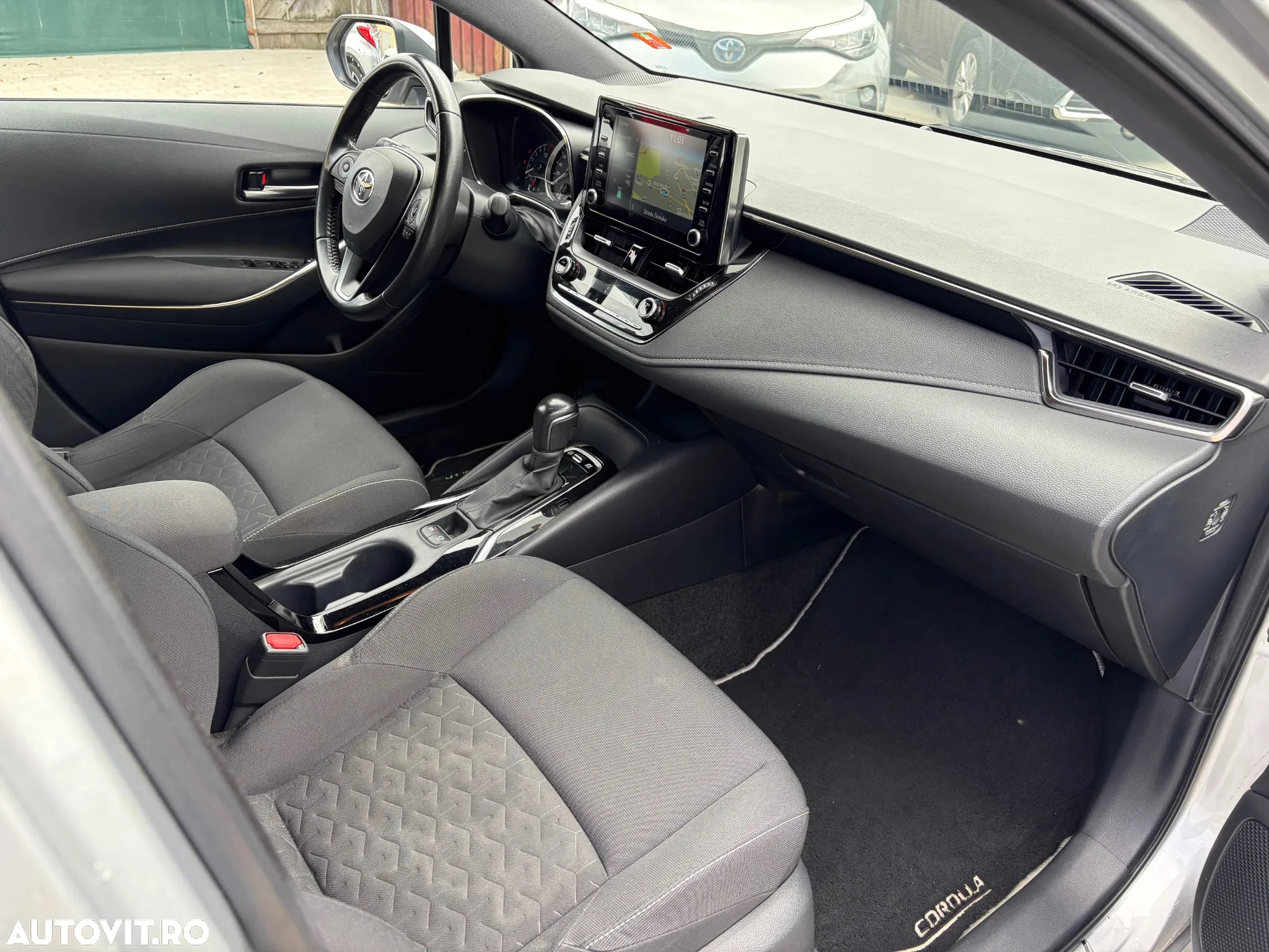 Toyota Corolla 1.8 Hybrid Business Edition - 7