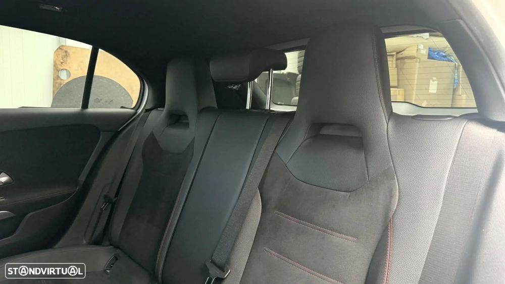 Mercedes-Benz A 250 e AMG Line - 14