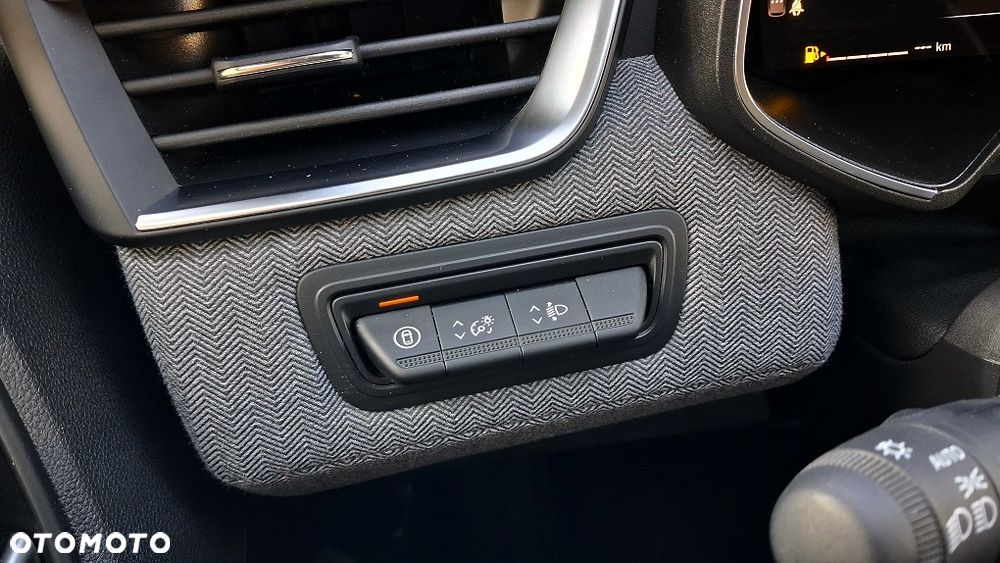 Renault Clio TCe 90 X-tronic INTENS - 28