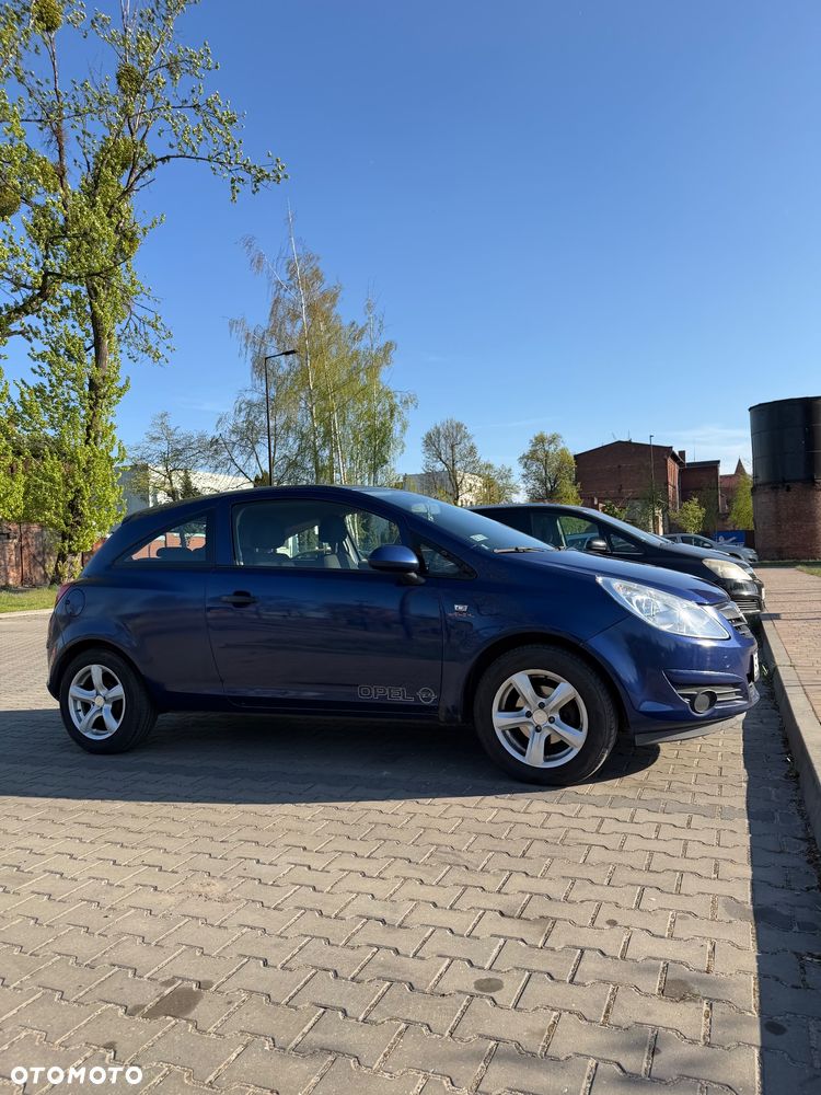 Opel Corsa 1.2 16V Essentia - 2