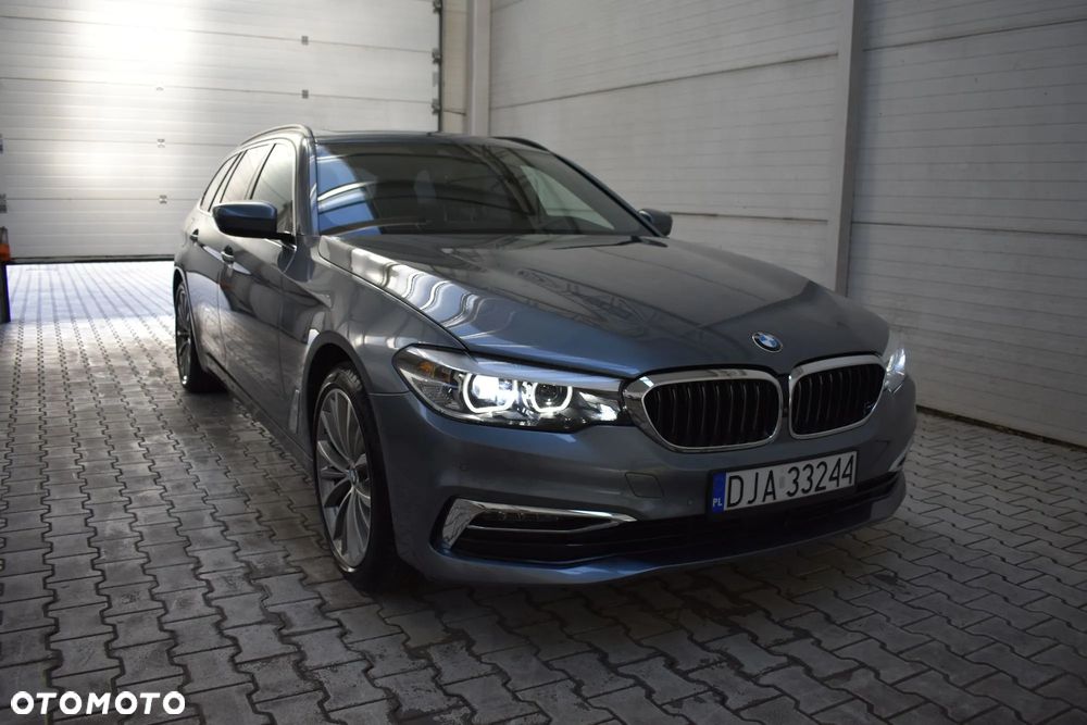 BMW Seria 5 520d xDrive Luxury Line - 4