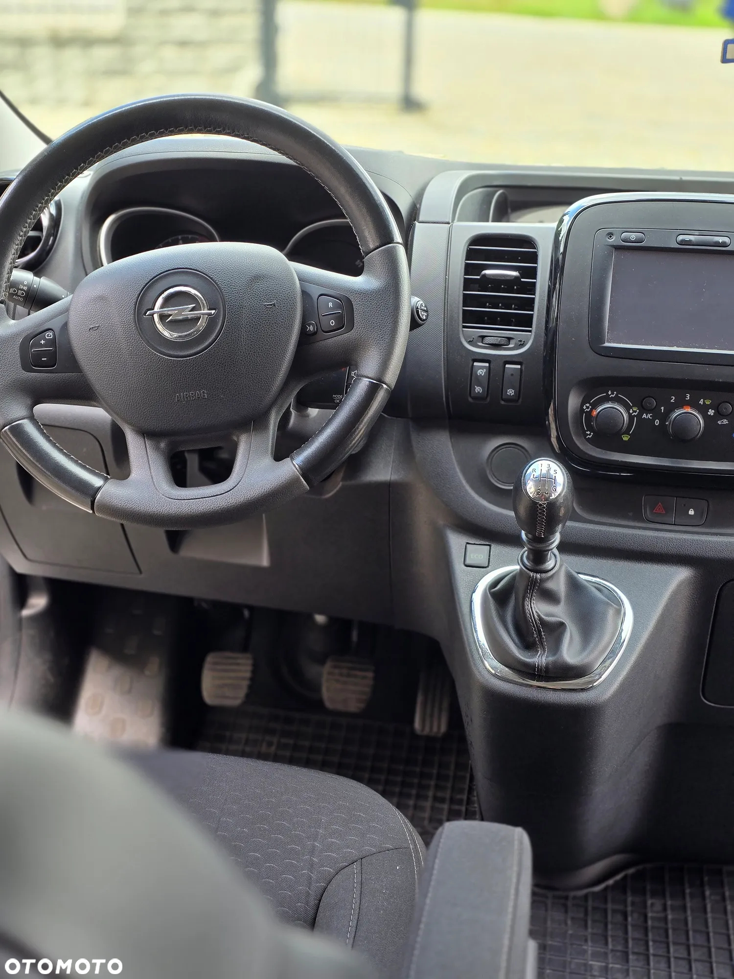 Opel Vivaro L2H1 2.9t Sport - 8