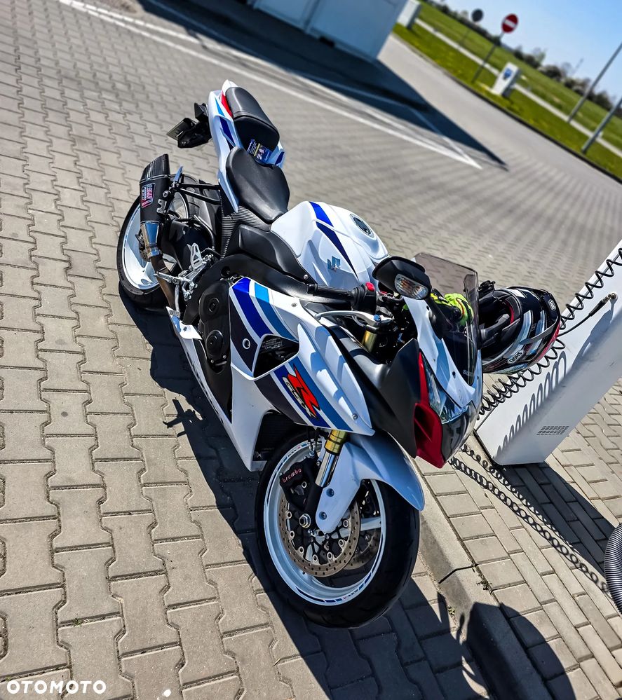 Suzuki GSX-R - 15