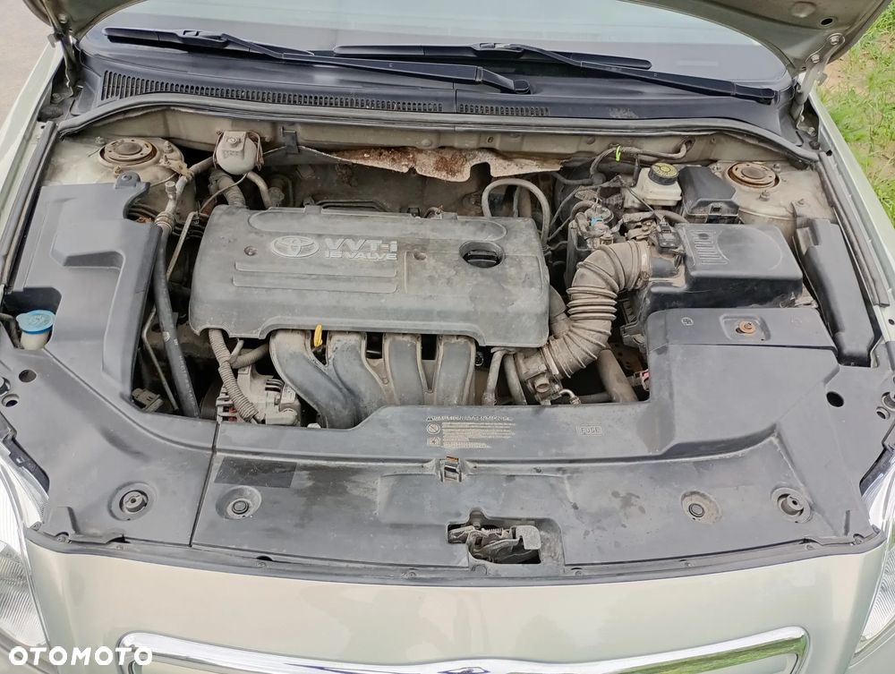 Toyota Avensis 1.6 VVT-i Luna - 7