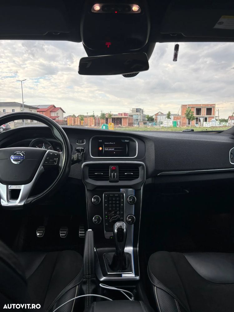 Volvo V40 D4 VEA R-Design - 9