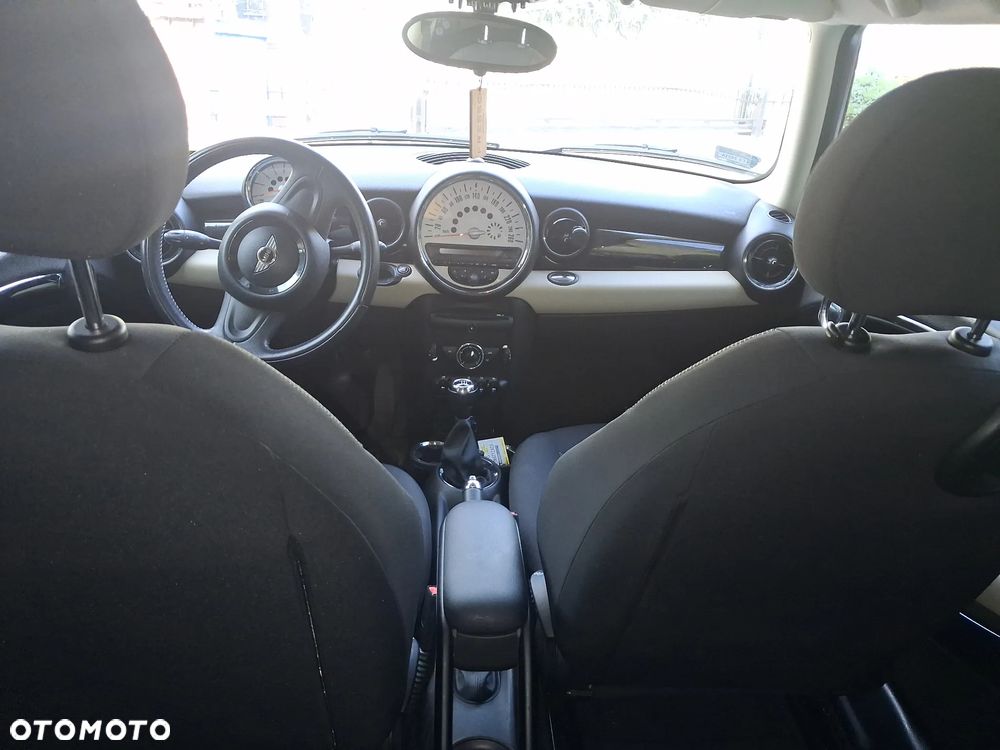 MINI Cooper Standard - 4