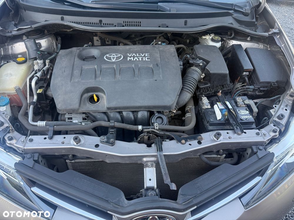 Toyota Auris 1.6 Premium - 19