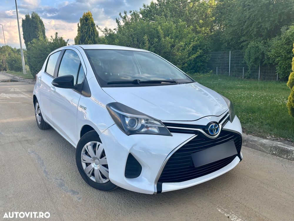 Toyota Yaris 1.5 VVT-i HSD Luna - 1