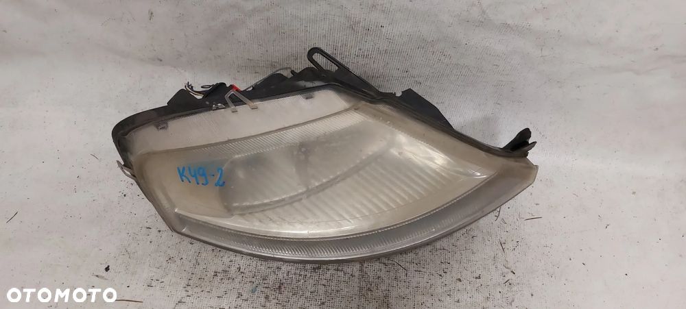.  PRZOD PRZEDNIA LAMPA PRAWA CITROEN C3 - 2