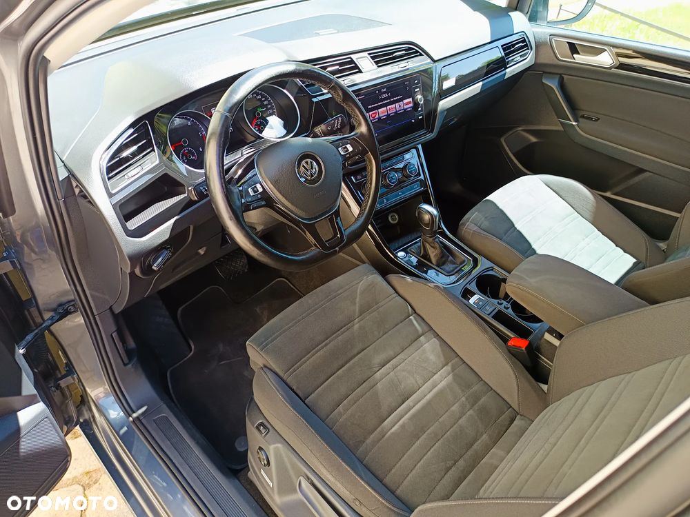 Volkswagen Touran 2.0 TDI BMT Highline DSG - 9