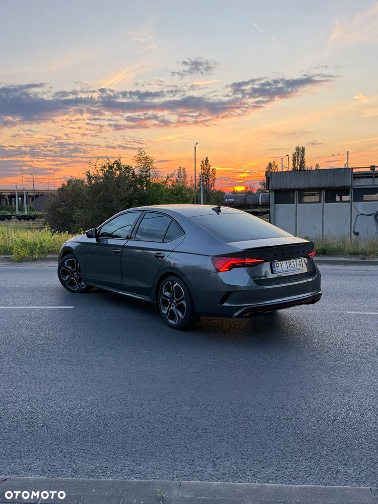 Skoda Octavia 2.0 TDI RS DSG - 2