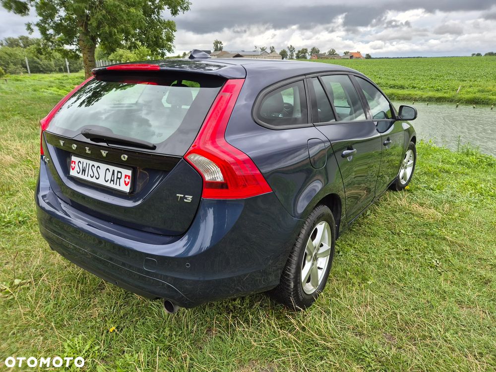 Volvo V60 T3 Edition - 32