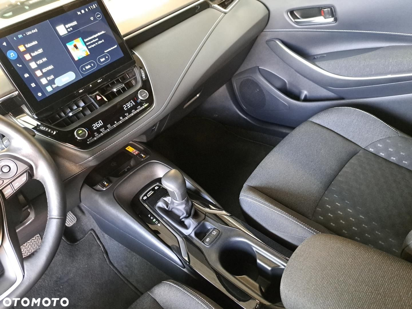 Toyota Corolla - 23