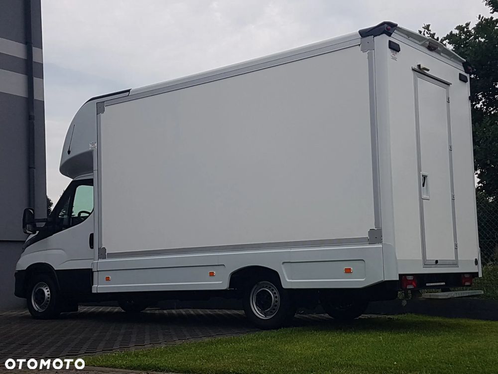 Iveco DAILY KONTENER NISKOPODŁOGOWY 4,44x2,23x2,42 SKLEP FOODTRUCK BAR KLIMA KONIOWÓZ KAMPER - 28