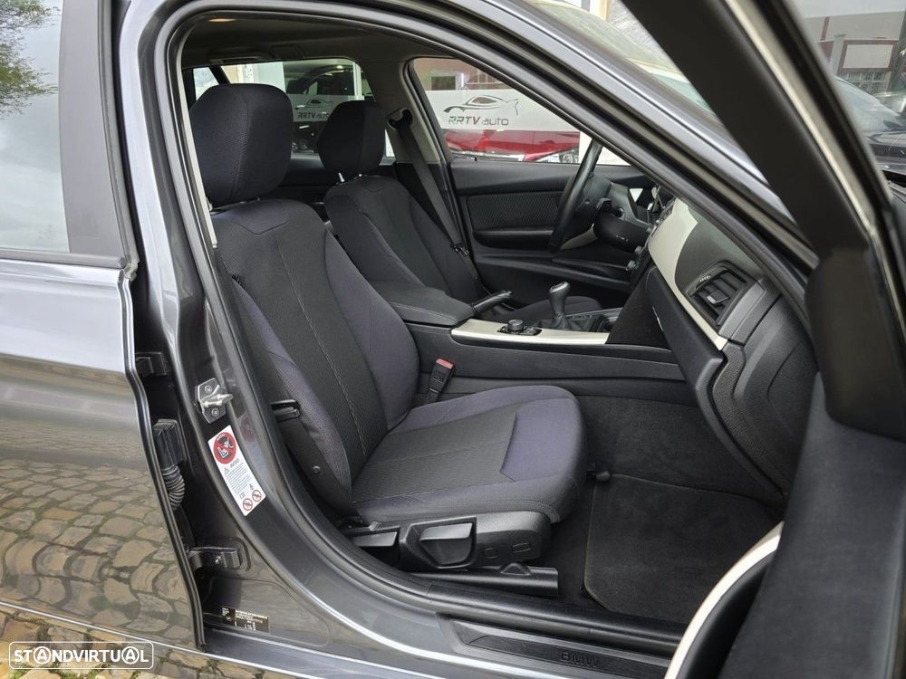 BMW 320 d Touring EfficientDynamics - 14