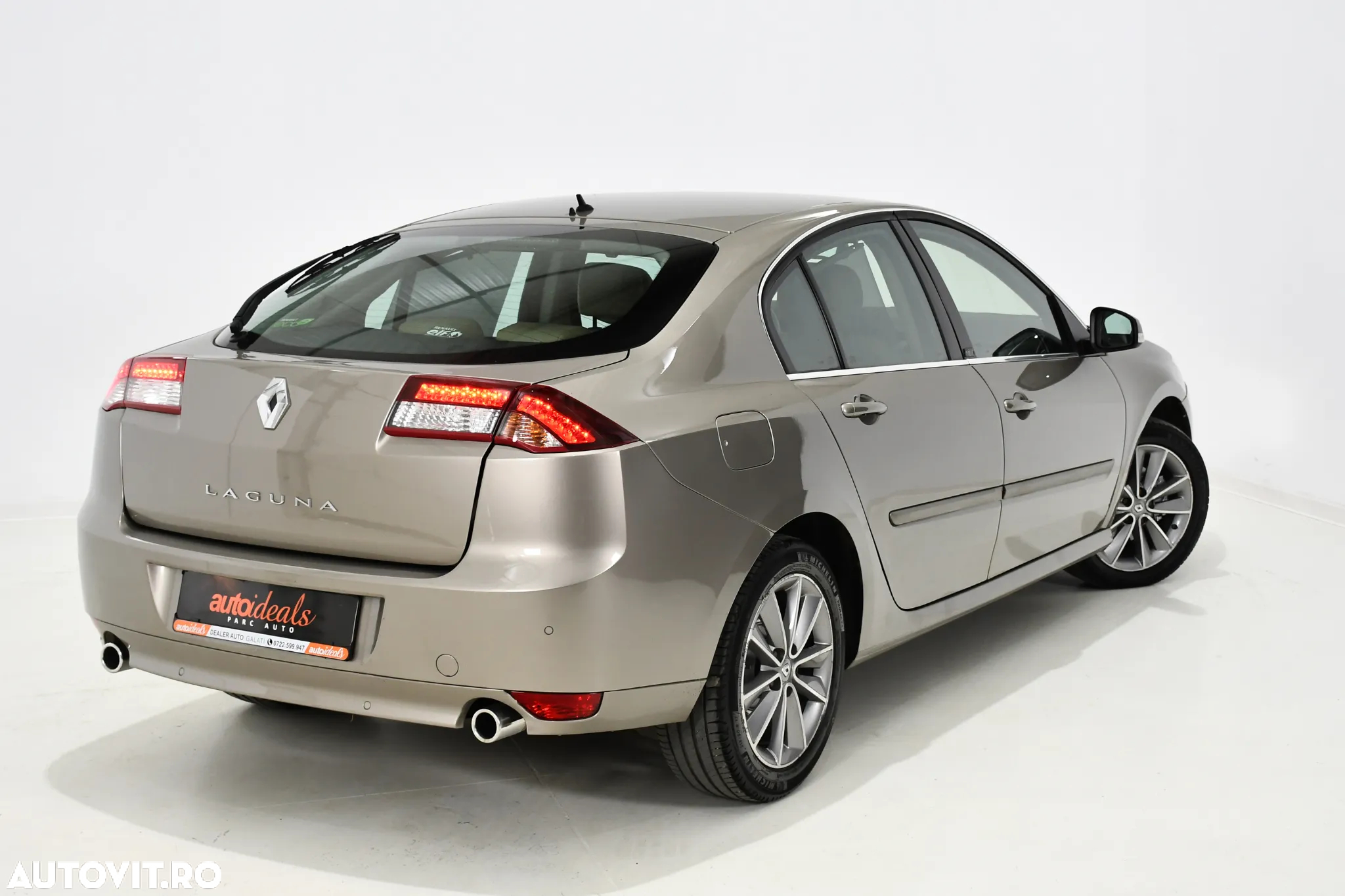 Renault Laguna 2.0 dCi FAP Initiale - 11