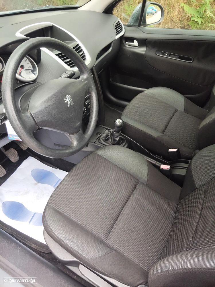 Peugeot 207 - 7