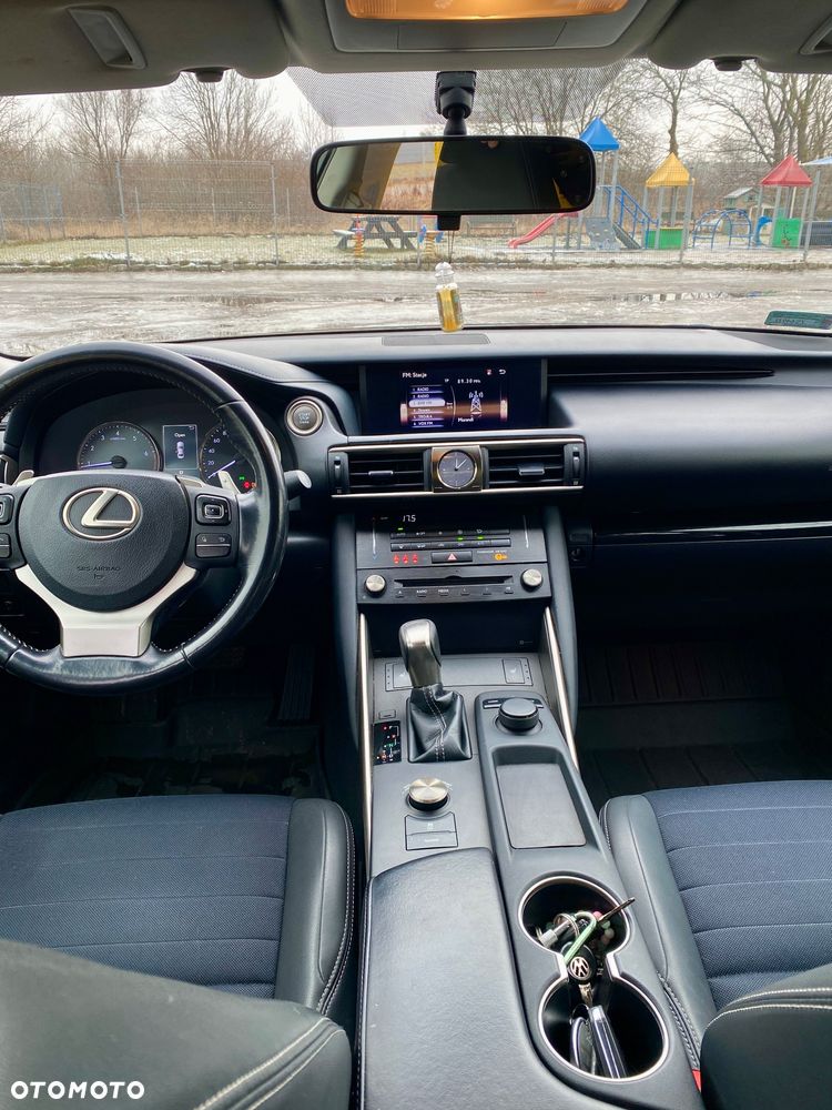 Lexus IS 200t / 300 Elegance - 18