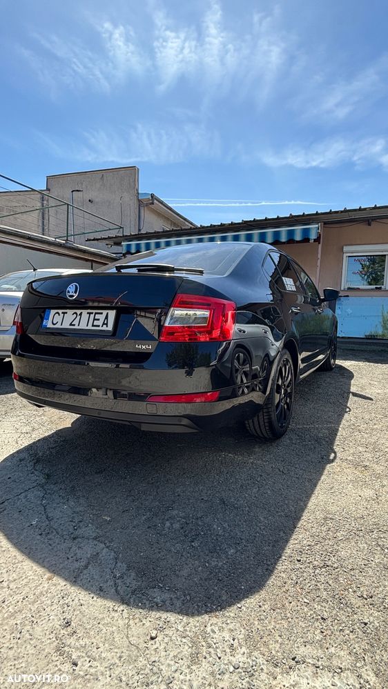 Skoda Octavia 2.0 TDI DSG 4X4 Style - 4