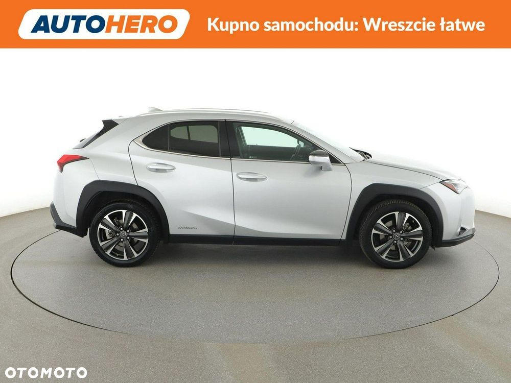 Lexus UX 250h - 10