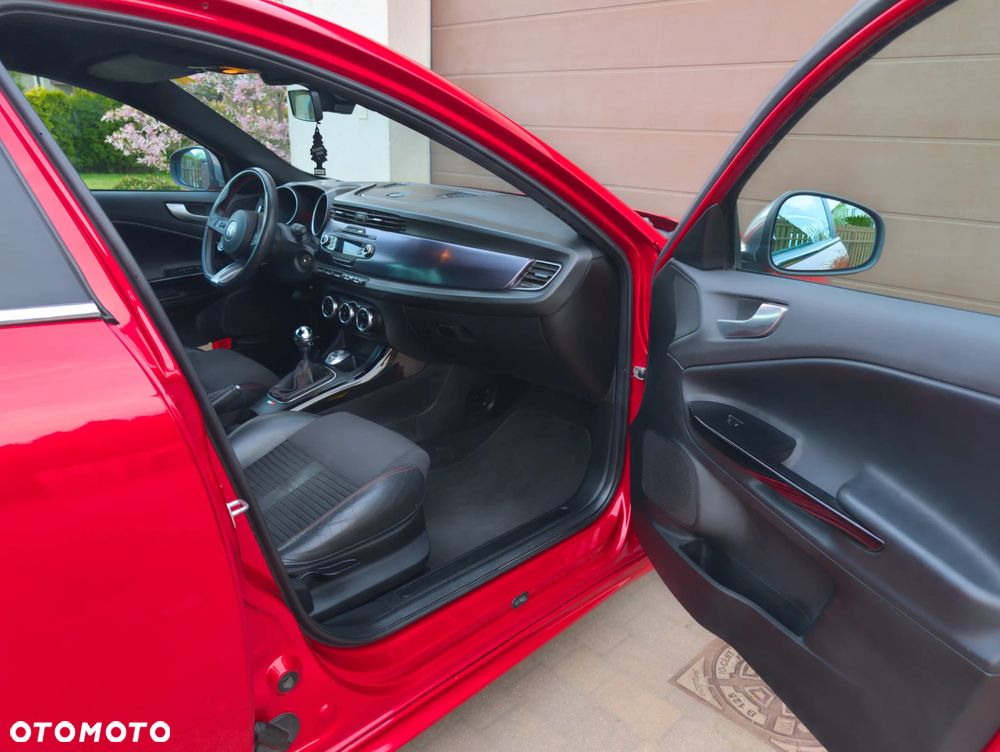 Alfa Romeo Giulietta 1.8 TBi 16V Quadrifoglio Verde - 8
